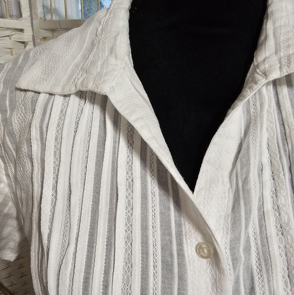 🧨 Cotton Creek White Pintuck Lace Short Sleeve Button Up Fitted Shirt - Picture 4 of 5
